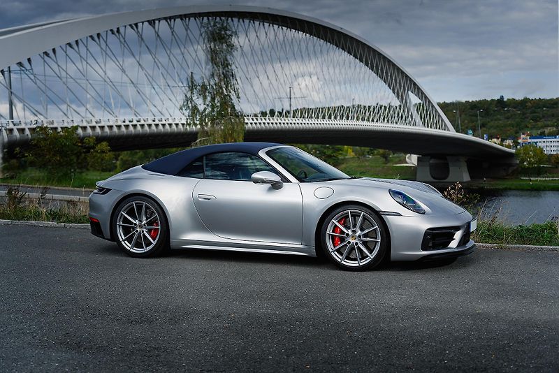 Porsche 911 (2023) - fotka 1 z 18