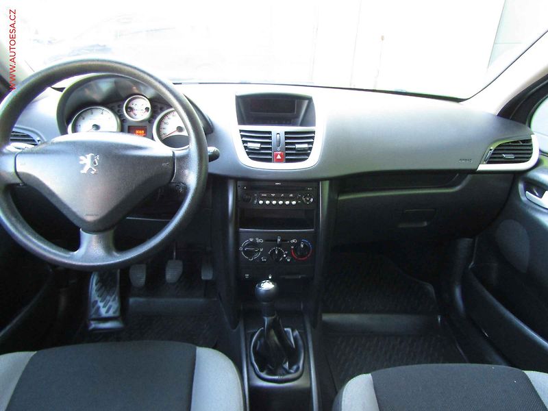 Peugeot 207 (2008) 1.4 i, Klima - fotka 8 z 16