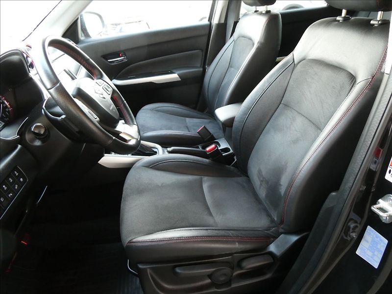 Suzuki Vitara 1,4 T 103kW 4x4 automat,závěs - fotka 16 z 49