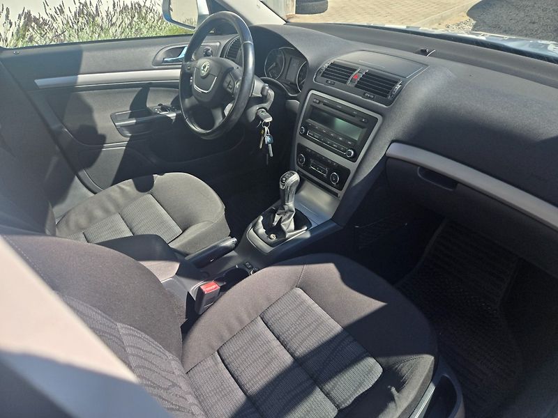 Škoda Octavia (2012) 2.0 TDI STK,Nová spojka - fotka 18 z 27
