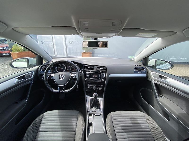 Volkswagen Golf 1.2TSi, Cup, 2x kola - fotka 13 z 28