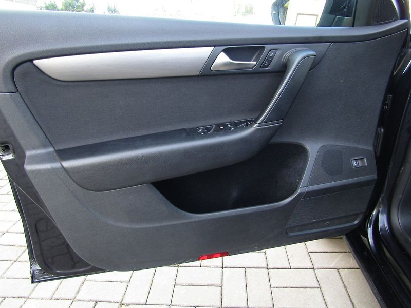 Volkswagen Passat (2011) 1.6 TDI 77kW - fotka 18 z 45