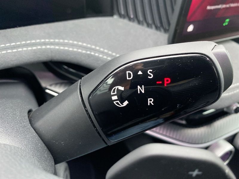 Škoda Superb (2025) Combi 2,0 TDI 4x4 DSG Sportlin - fotka 16 z 32
