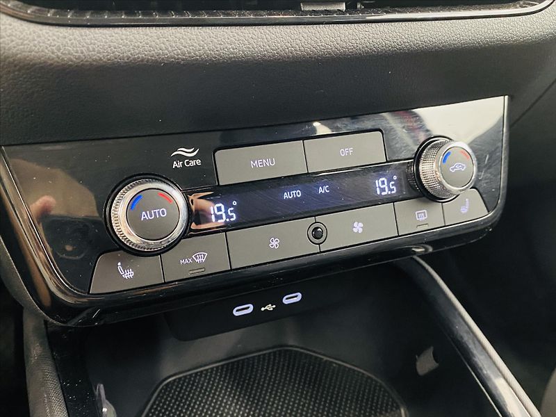 Škoda Fabia 1,0 TSI 70kW Selection - fotka 14 z 23