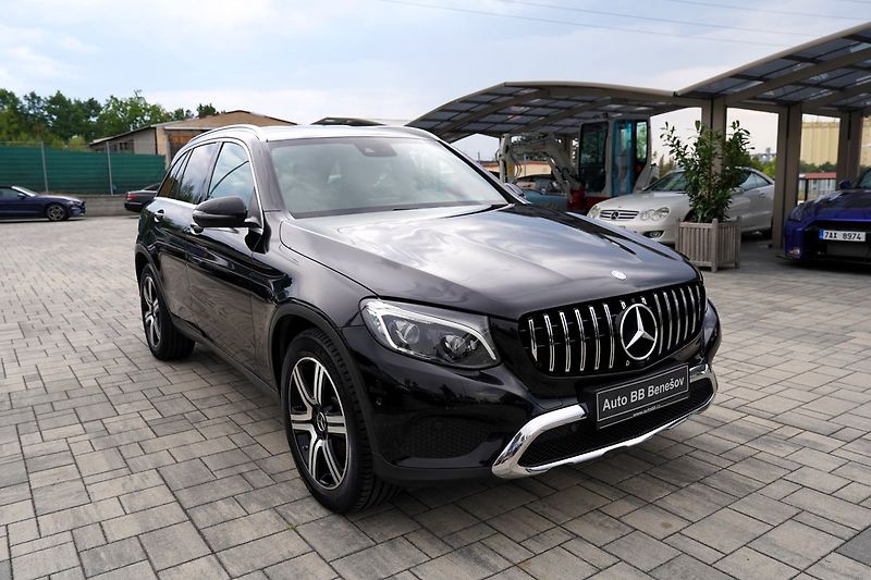 Mercedes-Benz GLC 250i 4Matic/kůže/Led/9AT/ČR - fotka 8 z 43