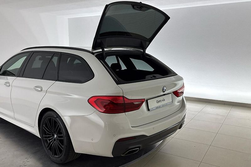 BMW Řada 5 540d xDrive - fotka 26 z 27