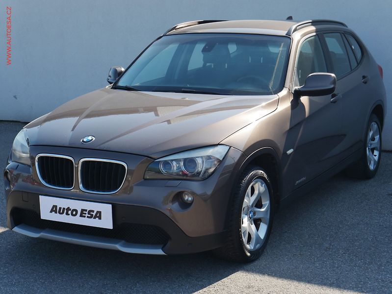 BMW X1 (2012) 2.0 D xDrive 20d, ČR, AT, AC - fotka 3 z 24