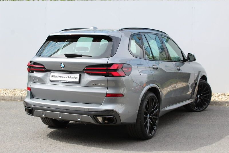 BMW X5 xDrive30d Mpaket vzduch - fotka 2 z 27