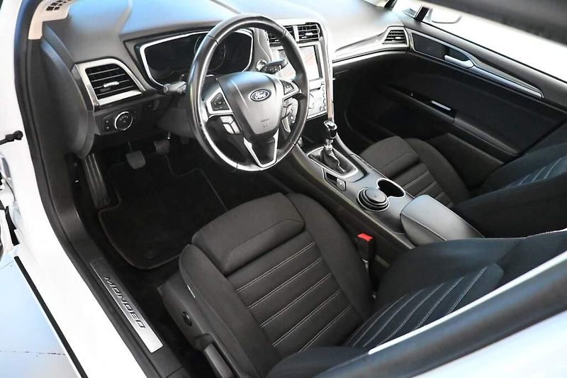 Ford Mondeo (2022) 2.0 LED ACC SONY Tažné TITANIU - fotka 11 z 43