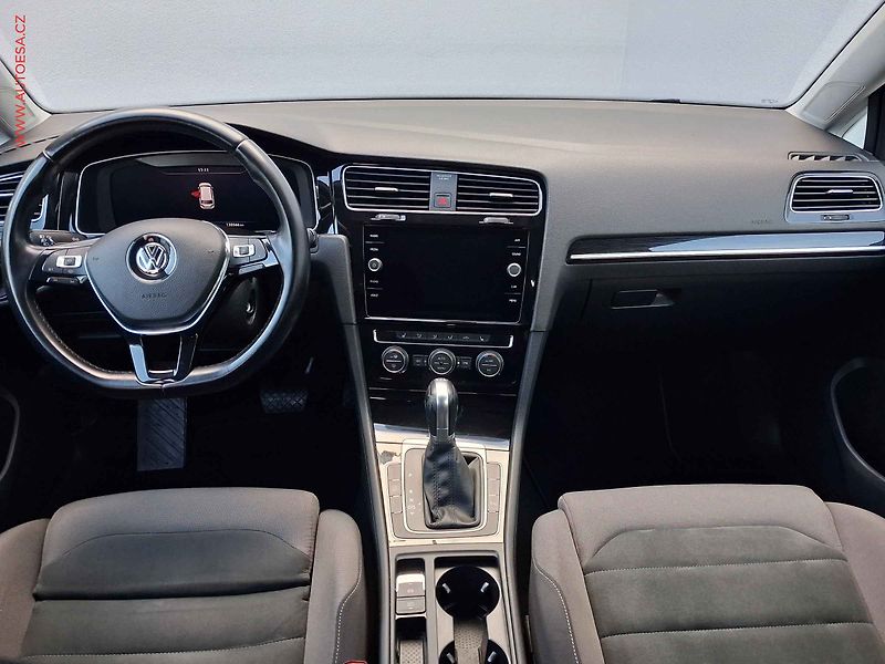 Volkswagen Golf (2018) 1.5TSi, ČR, Highline, DSG - fotka 8 z 17