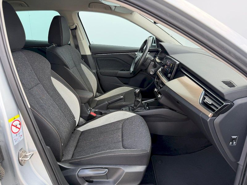 Škoda Scala (2022) 1.5 TSI 110kW Style Full-LED - fotka 29 z 35