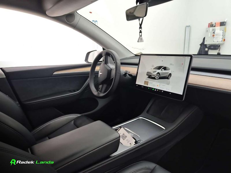Tesla Model Y (2023) AWD Berlín | Autopilot - fotka 5 z 5