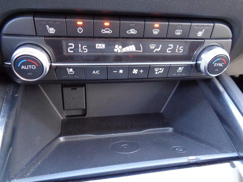 Mazda CX-5 2,5 AT,4x4,Ex-line,p.Komf,Z.P. - fotka 23 z 33