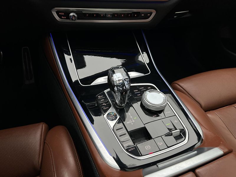 BMW X5 XDrive 30d M-Paket AUT CZ - fotka 30 z 54
