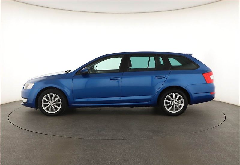Škoda Octavia (2016) 1.6 TDI, Tempomat - fotka 3 z 16