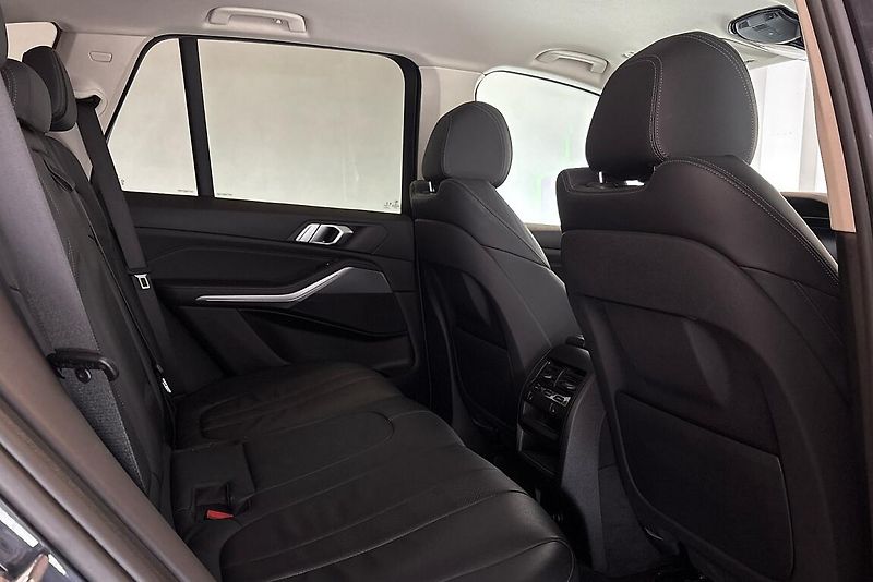 BMW X5 xDrive30d - fotka 11 z 12