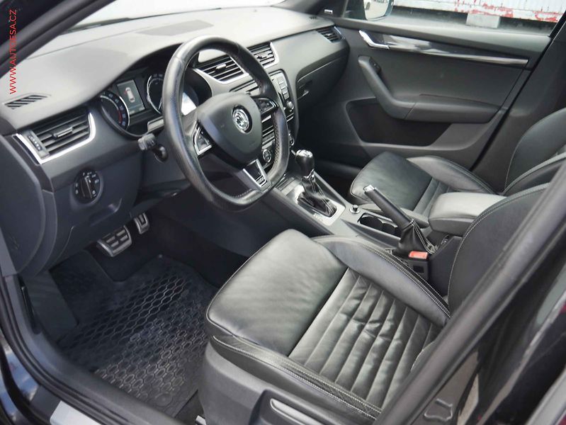 Škoda Octavia (2014) 2.0 TDi, RS, DSG, navi - fotka 9 z 13