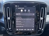 Volvo XC40 B4 AWD // 1. maj // ČR - náhled 36