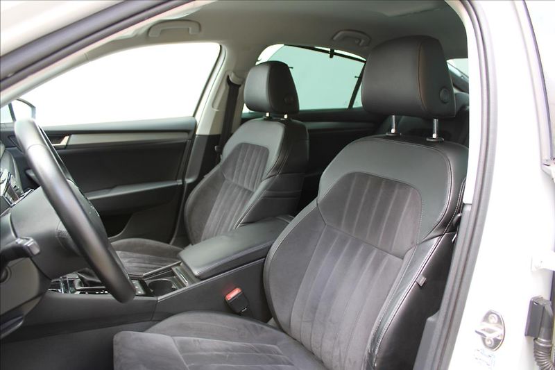 Škoda Superb 2.0 TDI/Style/4x4/DSG/140kW/CZ - fotka 13 z 40