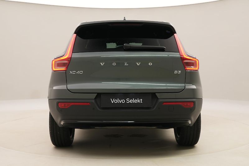 Volvo XC40 B3 DARK PLUS AUT CZ - fotka 12 z 56