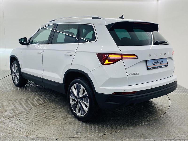 Škoda Karoq 1,5 TSI 110kW Top Selection - fotka 24 z 27