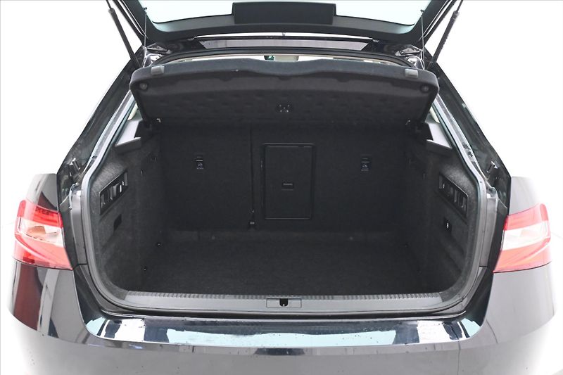 Škoda Superb 2,0 TDI 110kW Style Záruka až - fotka 10 z 32