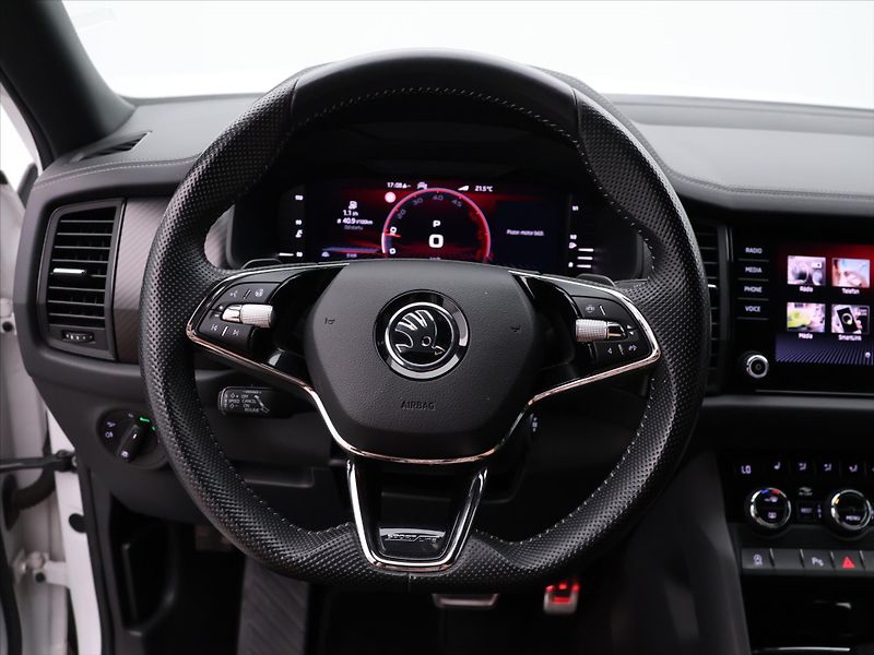 Škoda Kodiaq 2,0 TDI 110 kW Sportline DSG D - fotka 17 z 37