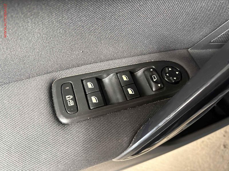 Peugeot 508 (2011) 1.6i, AT, AC, temp - fotka 12 z 15
