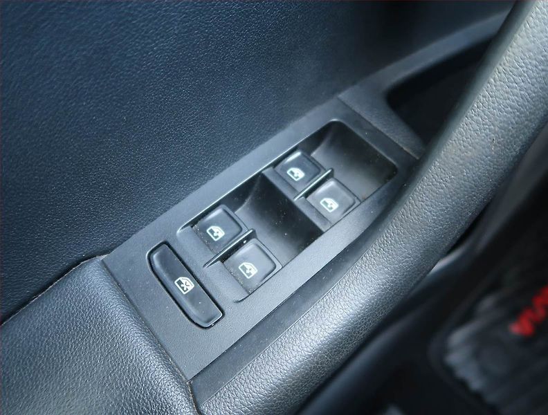 Škoda Octavia (2018) RS 2.0 TDI 4x4 DSG, 4X4 - fotka 16 z 21