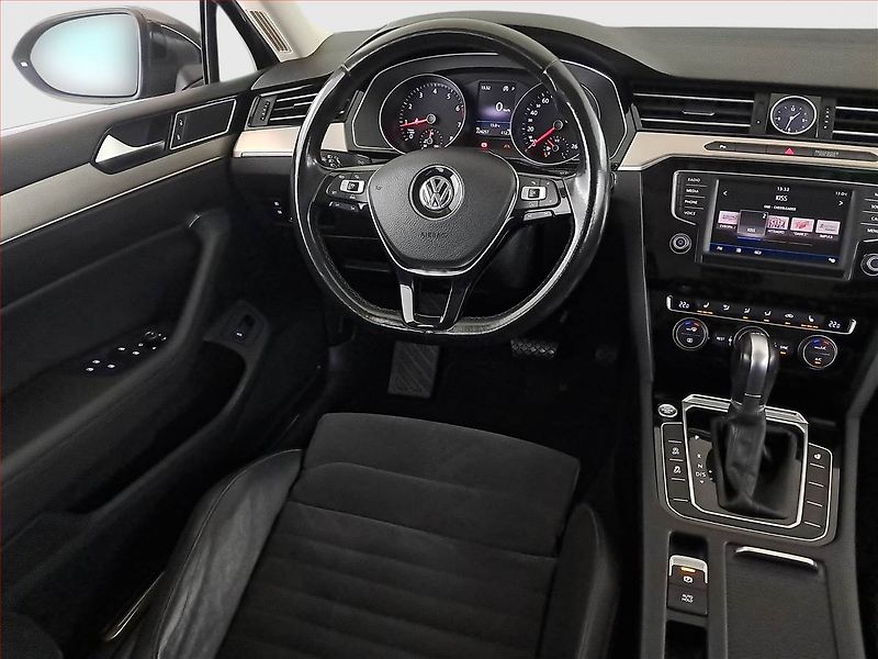 Volkswagen Passat (2017) Highline 1.8 TSI, Automat - fotka 7 z 17