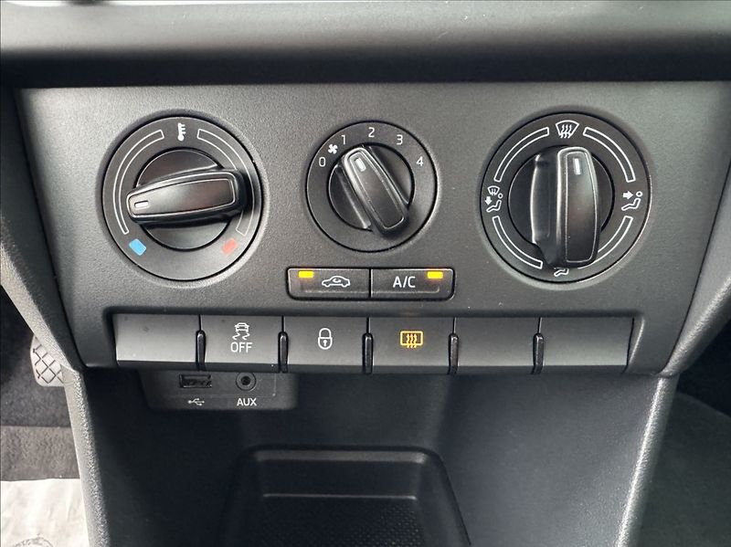 Škoda Rapid 1,6 TDI DSG SPACEBACK tažné - fotka 40 z 50