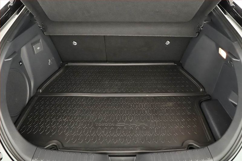 Toyota C-HR (2024) 2.0 Plug-in - fotka 11 z 21
