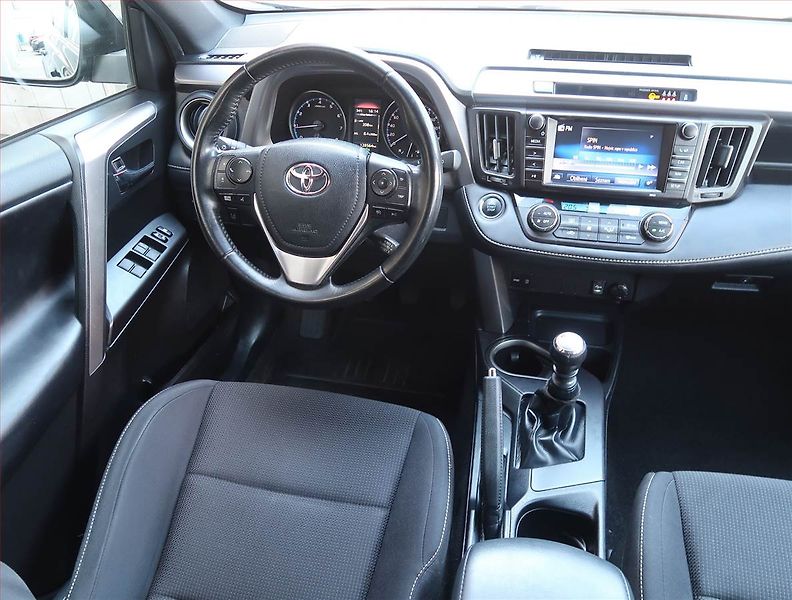Toyota RAV4 (2018) 2.0 VVT-i - fotka 7 z 13