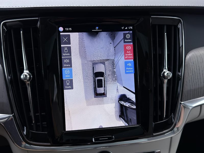Volvo V90 T8 AWD ULTRA *VZDUCH* + kola - fotka 33 z 60
