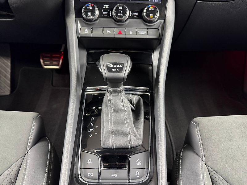 Škoda Kodiaq 2.0 TDI DSG 4X4 SPORTLINE, ACC - fotka 24 z 30