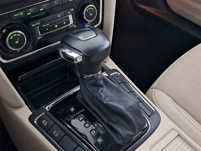 Škoda Superb (2012) 2.0 TDI, 4X4, Automat, Navi - fotka 16 z 19