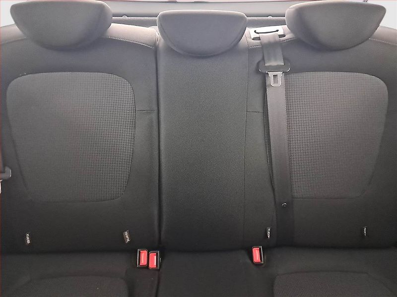 Hyundai i20 (2014) 1.2, Serv.kniha - fotka 10 z 18