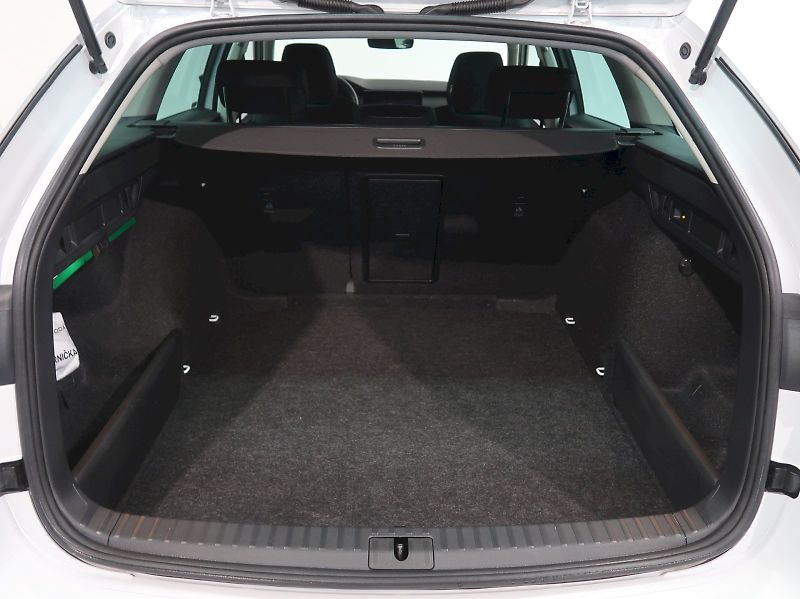Škoda Octavia (2024) TOP SELECTION 1.5TSI 110KW - fotka 37 z 37