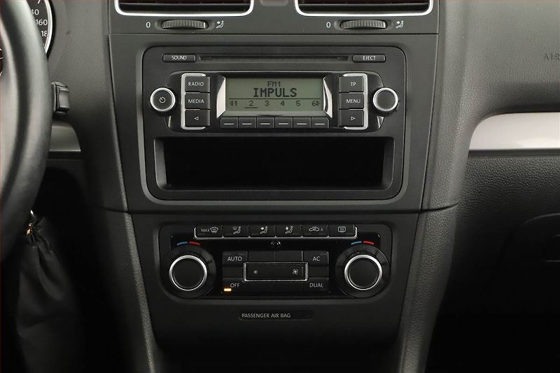 Volkswagen Golf (2010) 1.4 16V - fotka 10 z 11