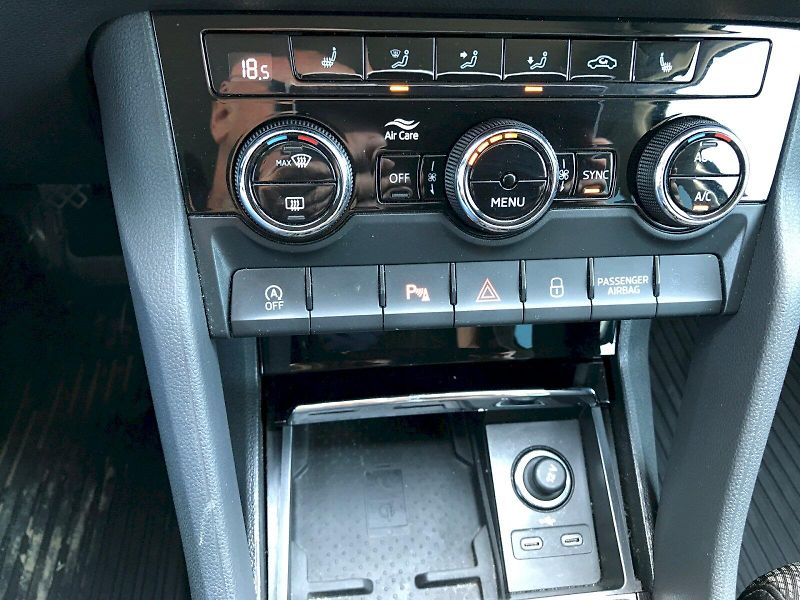 Škoda Karoq (2022) STYLE TDI 2.0/85KW 6MP - fotka 24 z 27