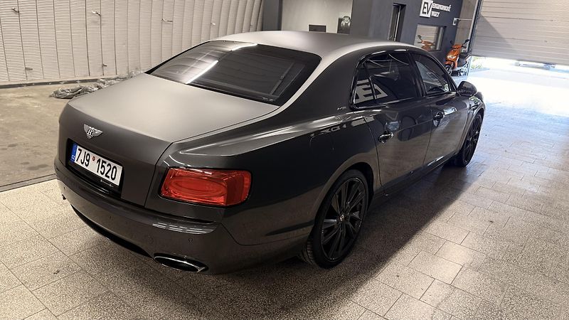 Bentley Flying Spur (2016) 6.0 W12,630PS-335KM/HOD,KRÁSNÝ - fotka 23 z 55