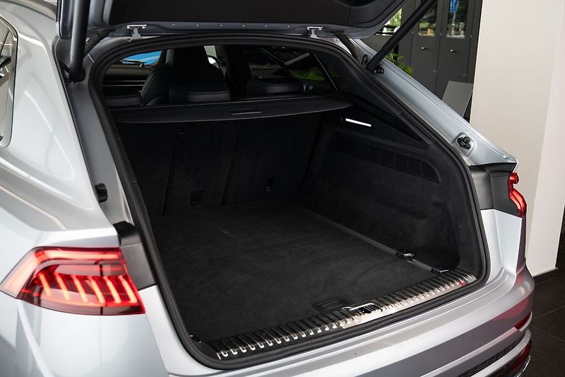 Audi SQ8 4.0 TDI/Bang&Olufsen/360/Pano - fotka 23 z 27