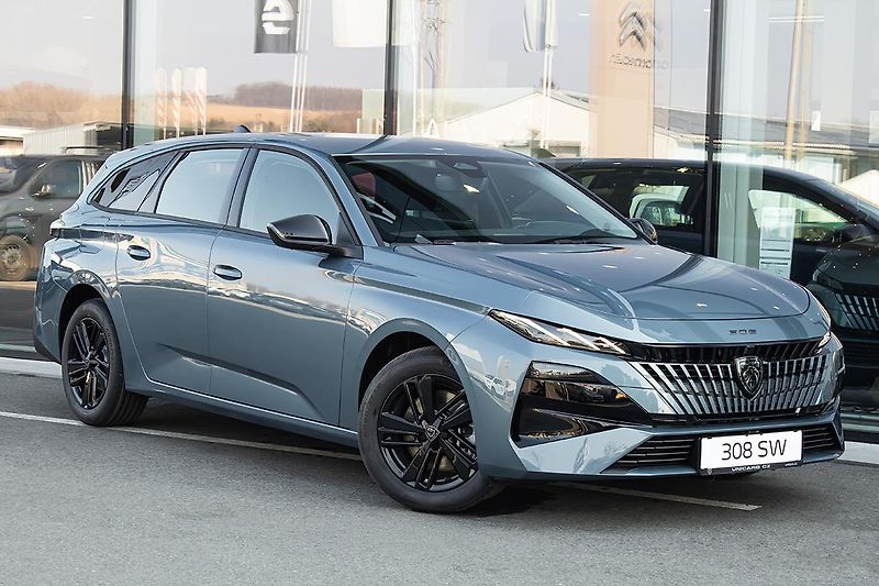 Peugeot 308 (2026) 1,2 SW STYLE Hybrid 145 e-DCS6 - fotka 3 z 16