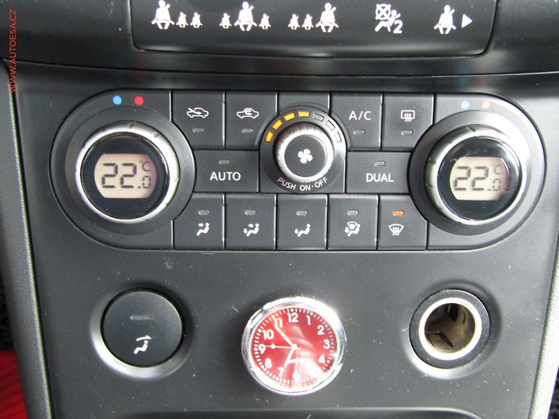 Nissan Qashqai (2007) 1.5 dCi, AC, TZ - fotka 14 z 17