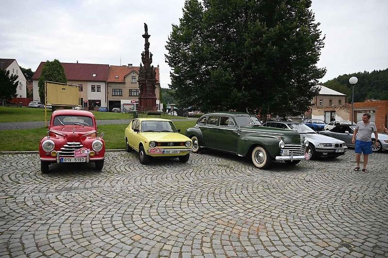 Pražská Veteran Rally v Kácově.