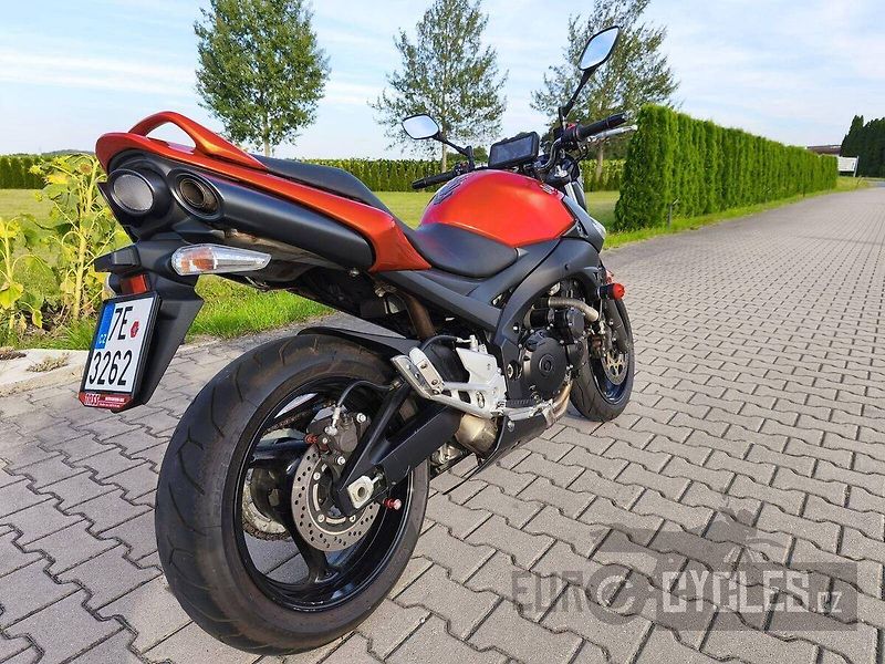 Suzuki GSR 600 (2008) - fotka 7 z 11