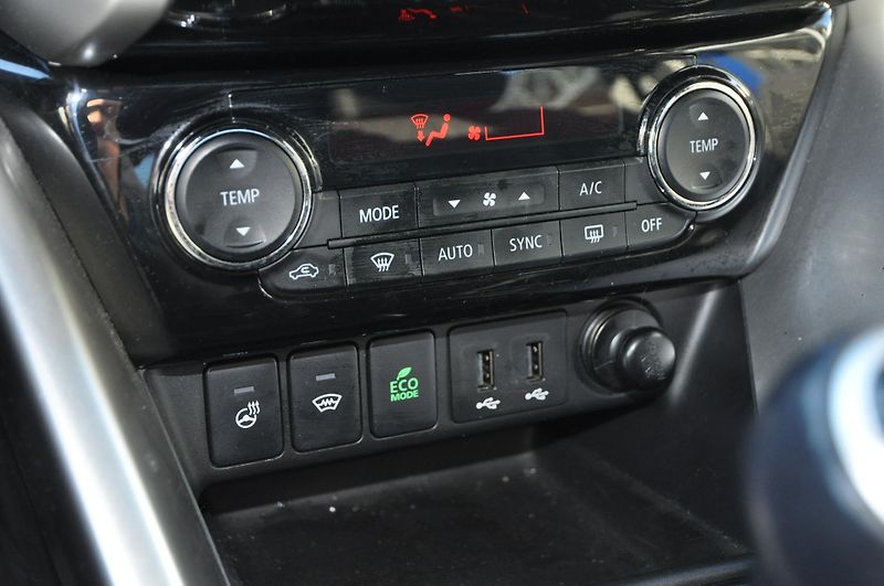 Mitsubishi Eclipse Cross 1.5T-MIVEC 120kW - fotka 15 z 24