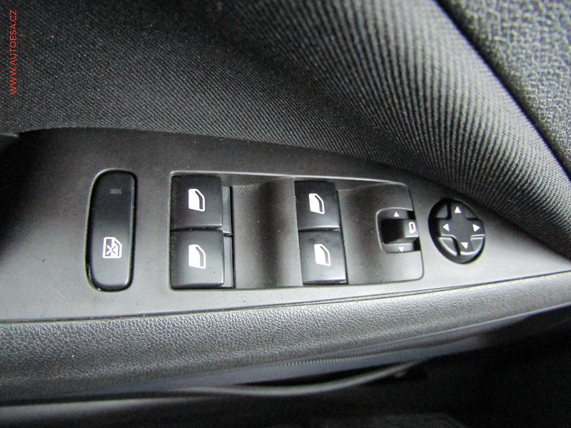 Opel Crossland X (2019) 1.2i, 1.maj,ČR, AC, výhřev - fotka 12 z 21