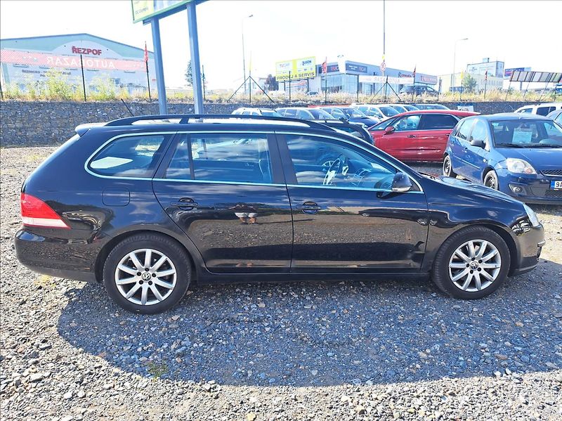 Volkswagen Golf 2,0   TDi 1MAJ*Tažné*Rozvody - fotka 5 z 34