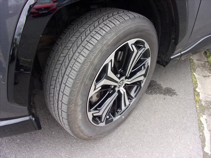 Toyota RAV4 2,5 PHEV 4WD Executive odp.DPH - fotka 31 z 33
